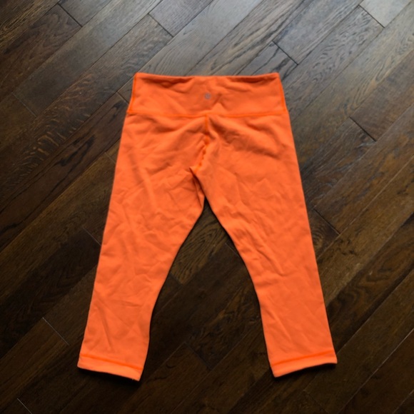 Reversible Cropped Lululemon Leggings - Picture 2 of 6